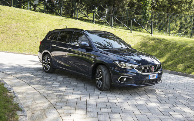 Fiat Tipo Station Wagon modern photo