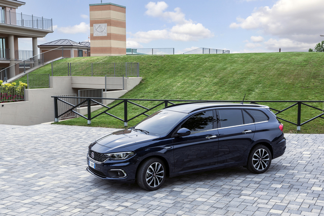 Fiat Tipo Station Wagon modern photo