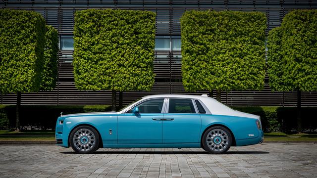 Rolls-Royce Ghost 4k big Rolls-Royce Ghost modern specifications
