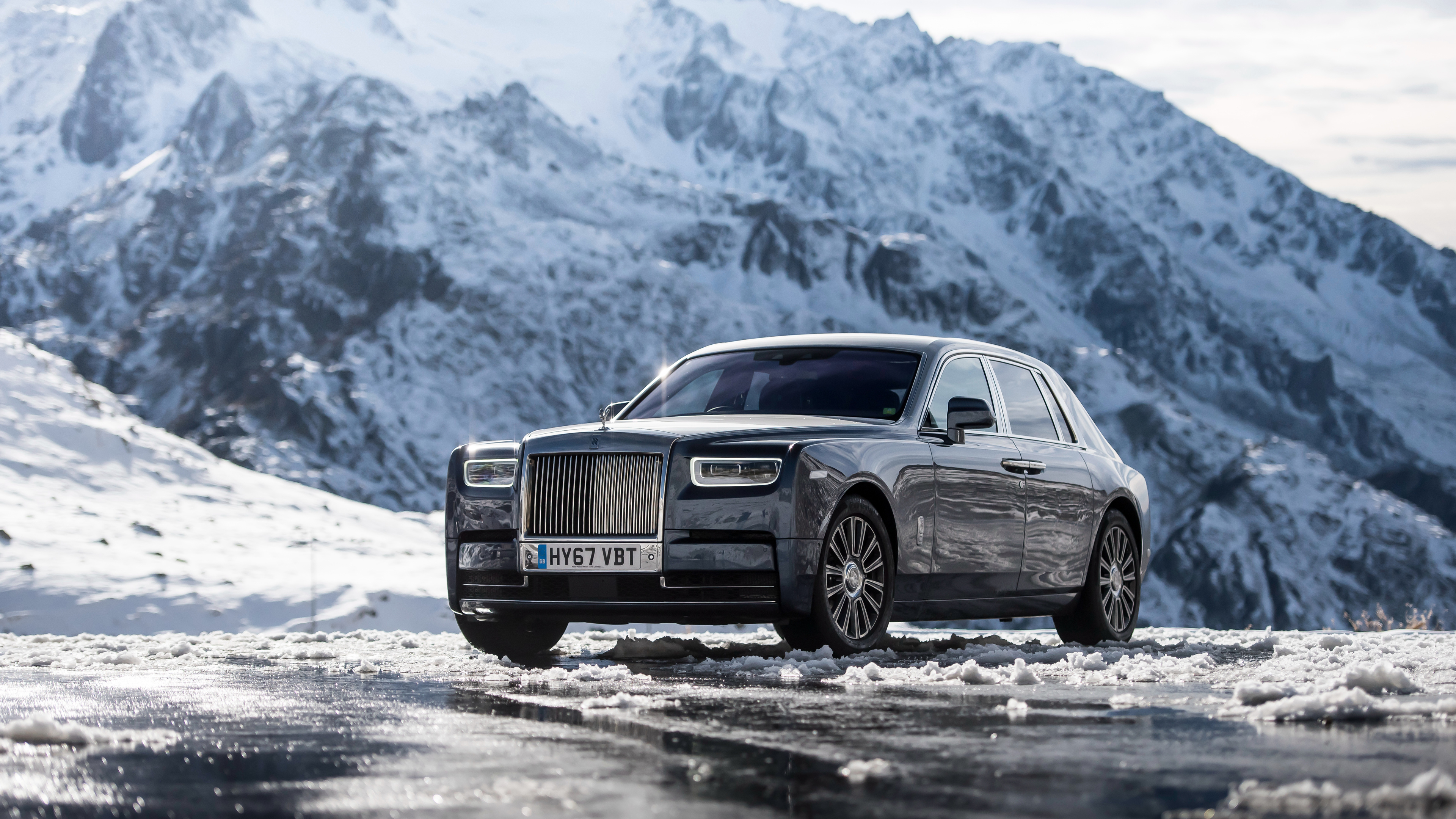 Rolls-Royce Phantom modern specifications