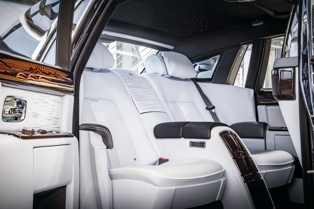 Rolls-Royce Phantom interior specifications Rolls-Royce Phantom modern specifications