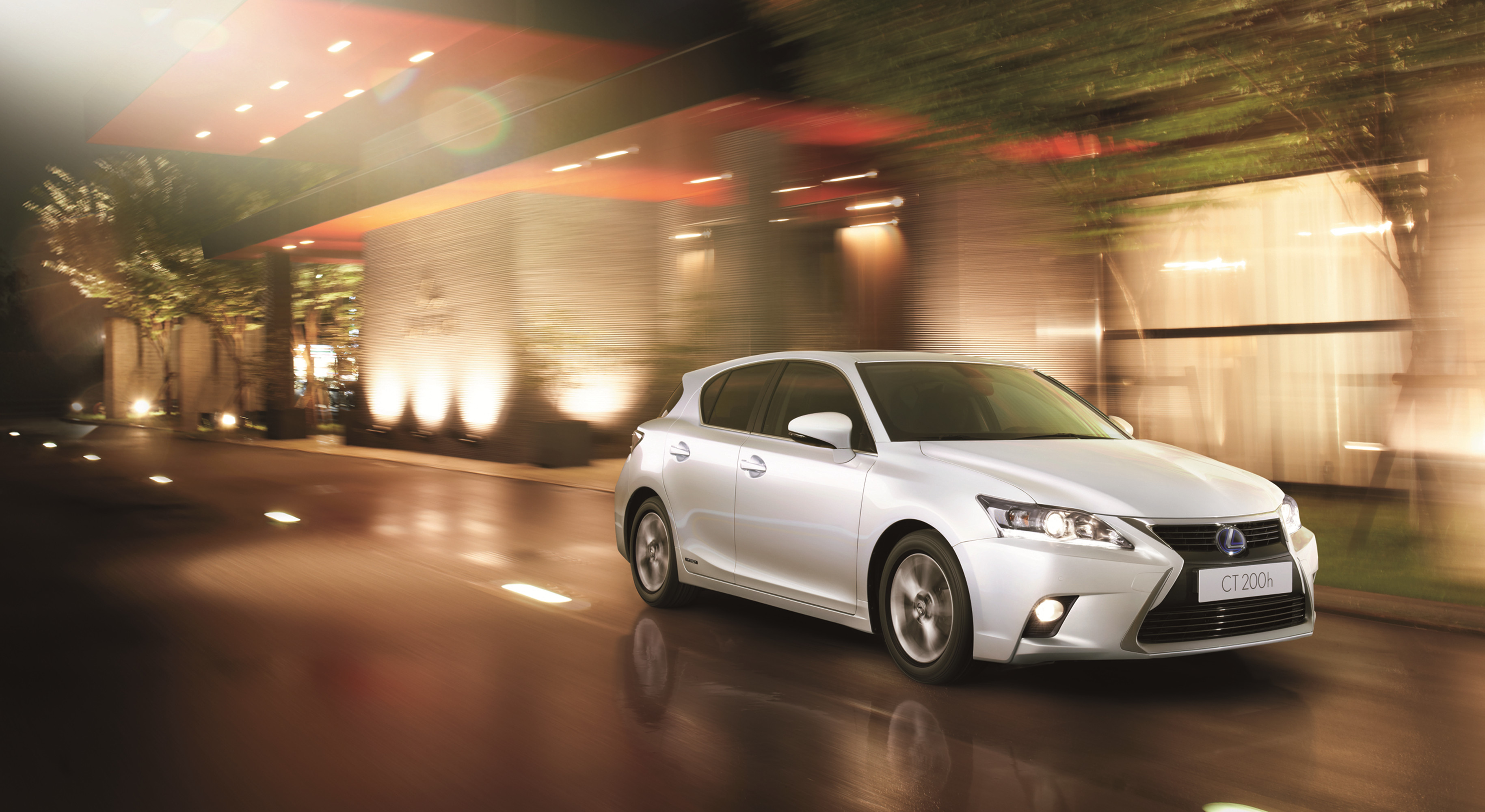 Lexus CT 200h reviews specifications