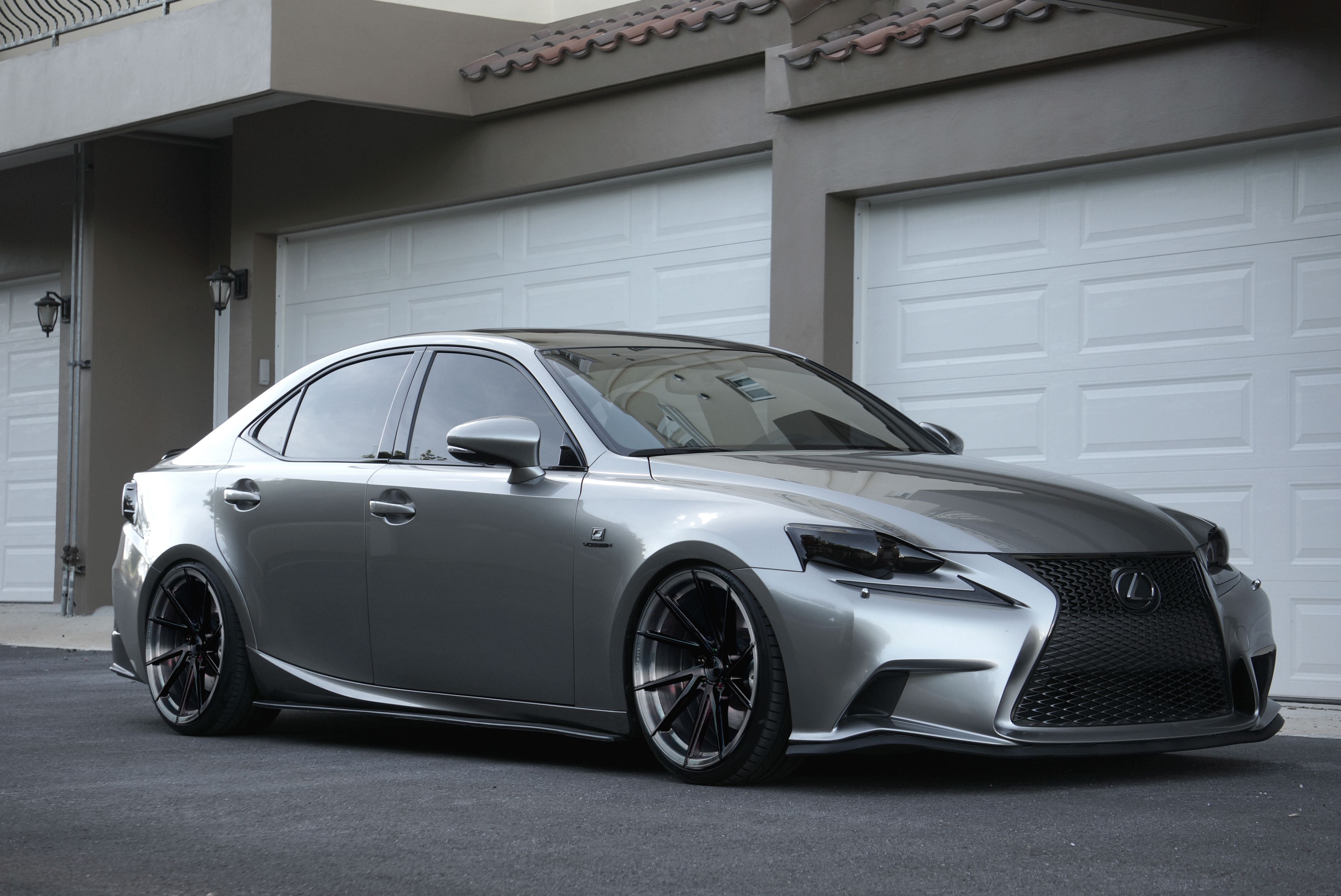 Lexus IS 200t reviews specifications