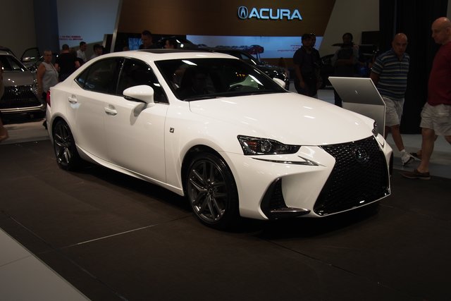 Lexus IS 300h exterior specifications Lexus IS 300h mod 2017