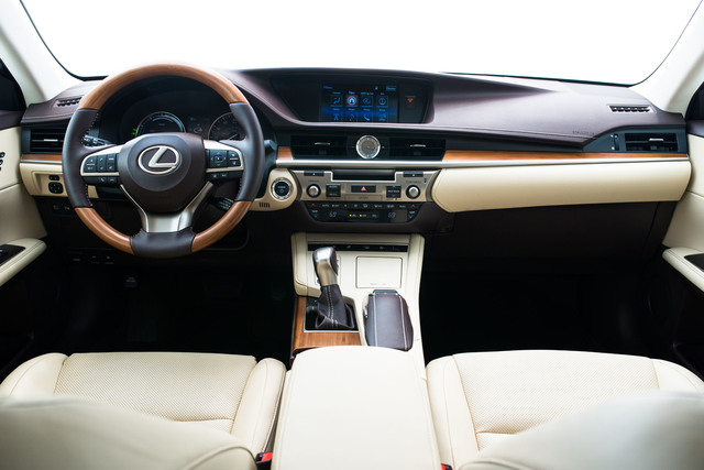 Lexus IS 300h hd photo Lexus IS 300h modern photo