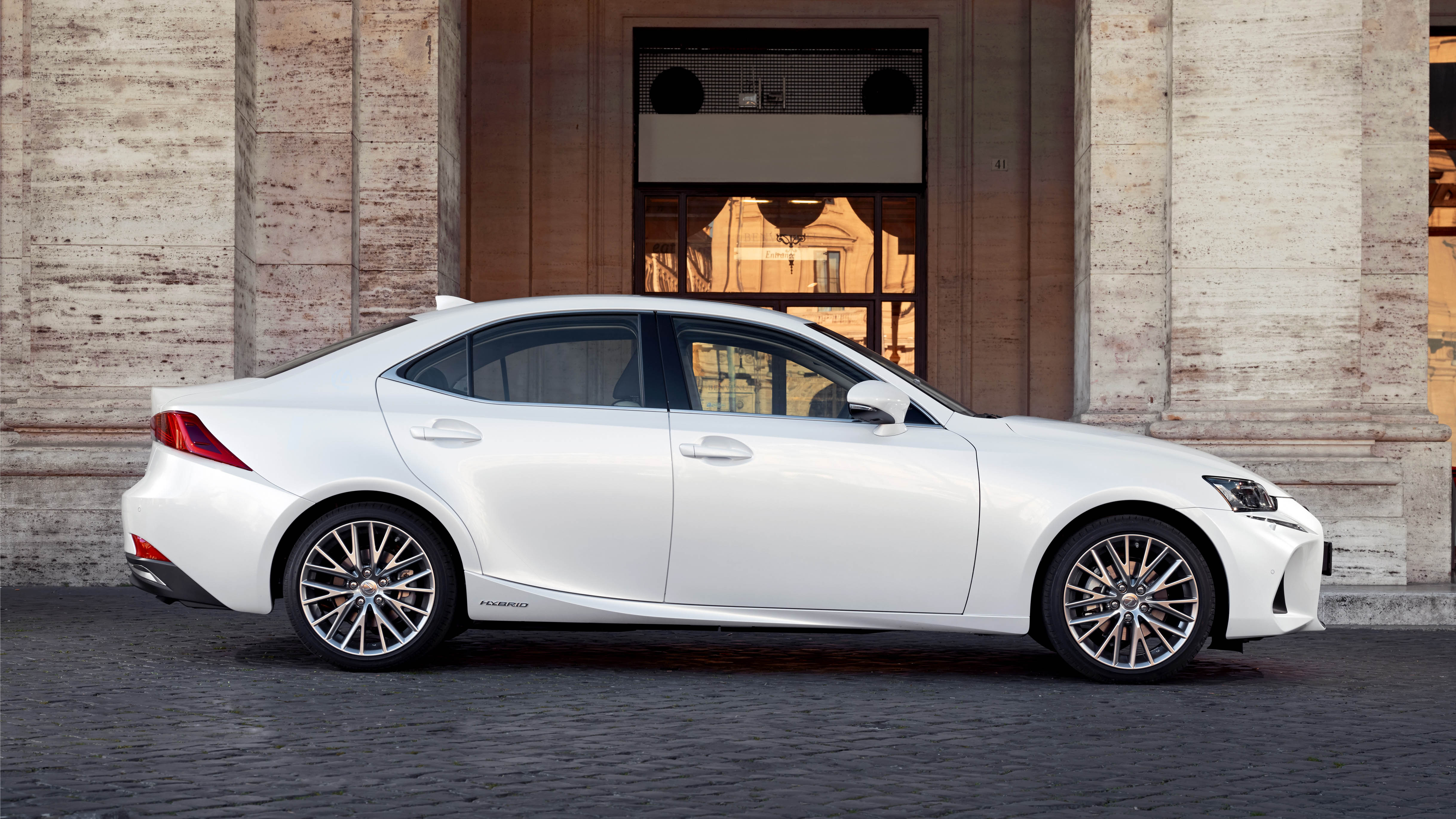 Lexus IS 300h exterior restyling