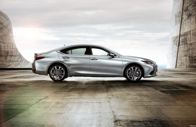 Lexus ES 300h mod big