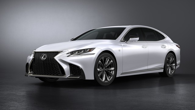 Lexus LS 500 reviews big