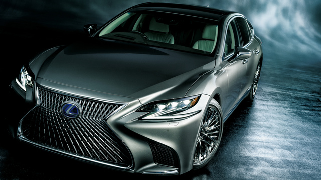 Lexus LS 500h interior specifications