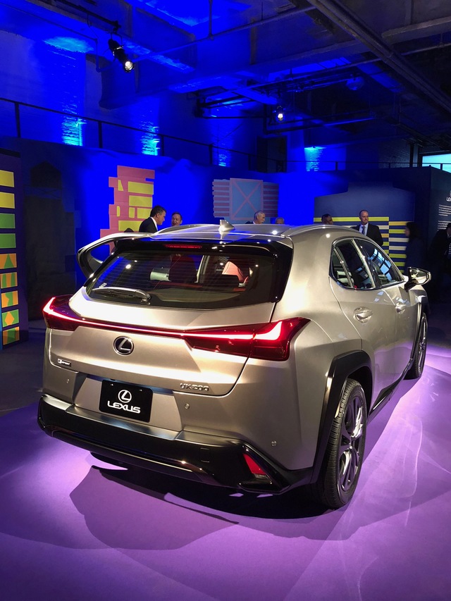 Lexus UX 200 Photos and Specs Photo Lexus UX 200 accessories 