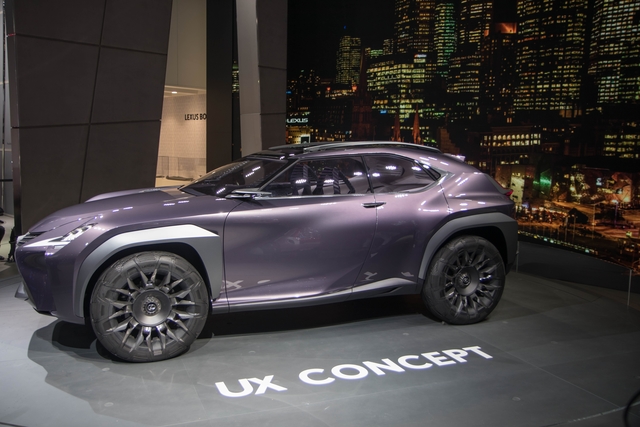 Lexus UX 200 hd big