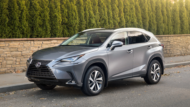 Lexus NX 200/300 reviews specifications