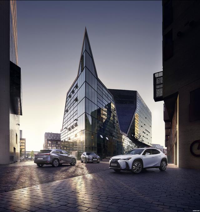 Lexus UX 250h suv photo