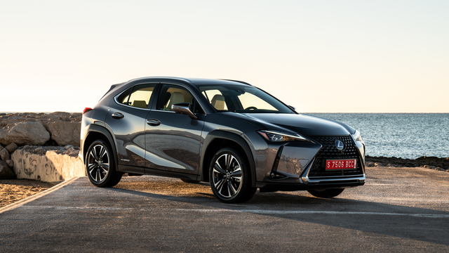 Lexus UX 250h 4k photo