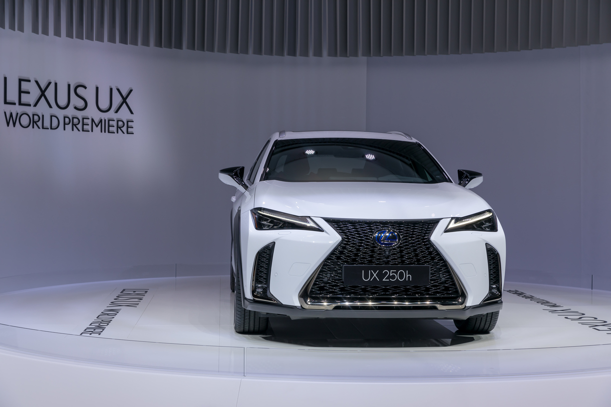 Lexus UX 250h Photos and Specs. Photo Lexus UX 250h accessories