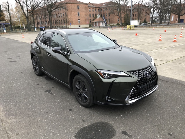 Lexus UX 250h Photos and Specs. Photo: Lexus UX 250h accessories ...