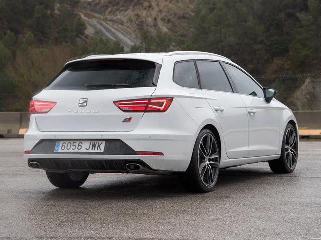 SEAT Leon ST Cupra exterior 2015 SEAT Leon ST Cupra wagon photo