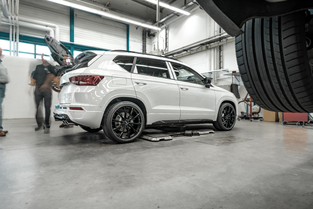 SEAT CUPRA Ateca suv big