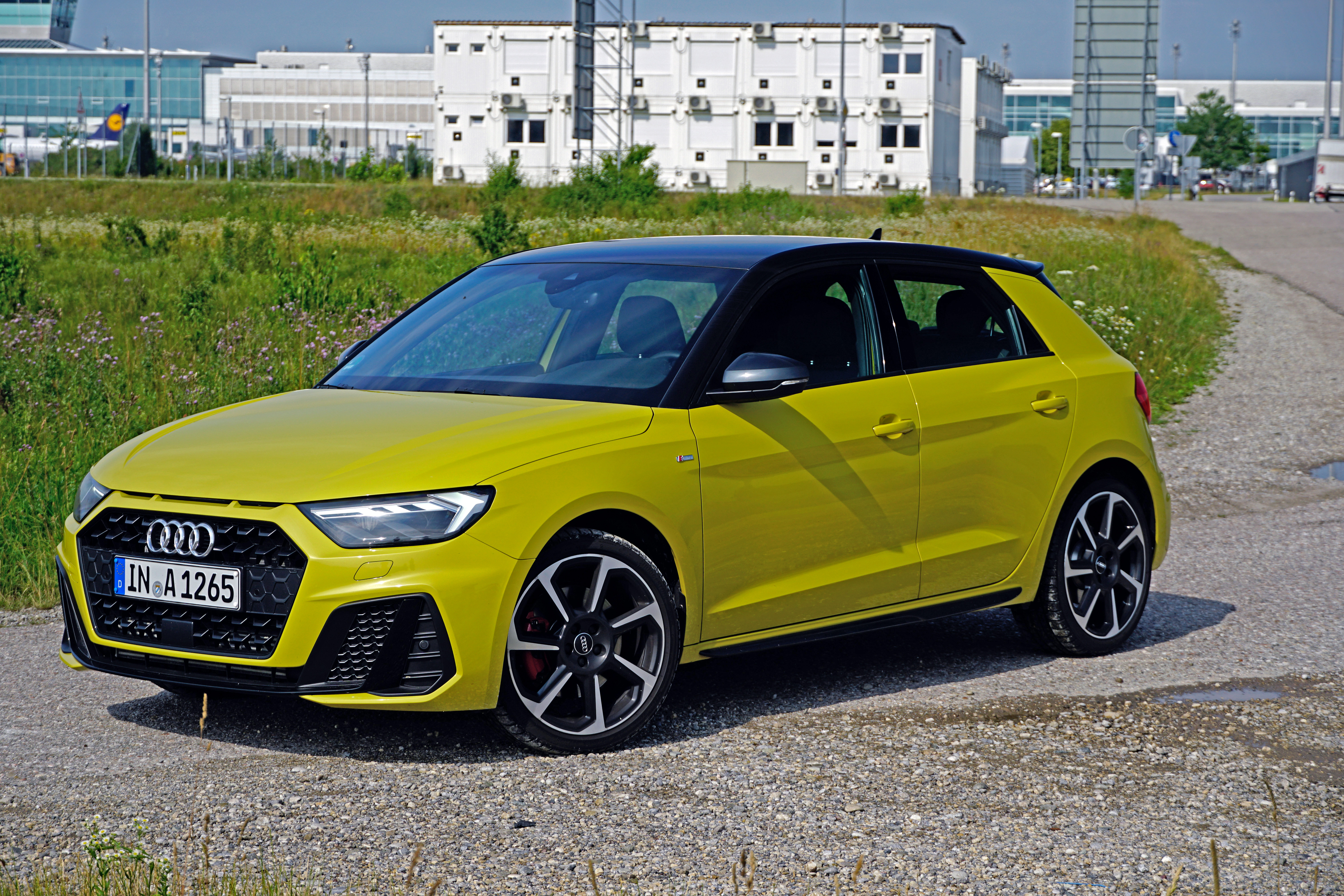 Audi A1 citycarver exterior model