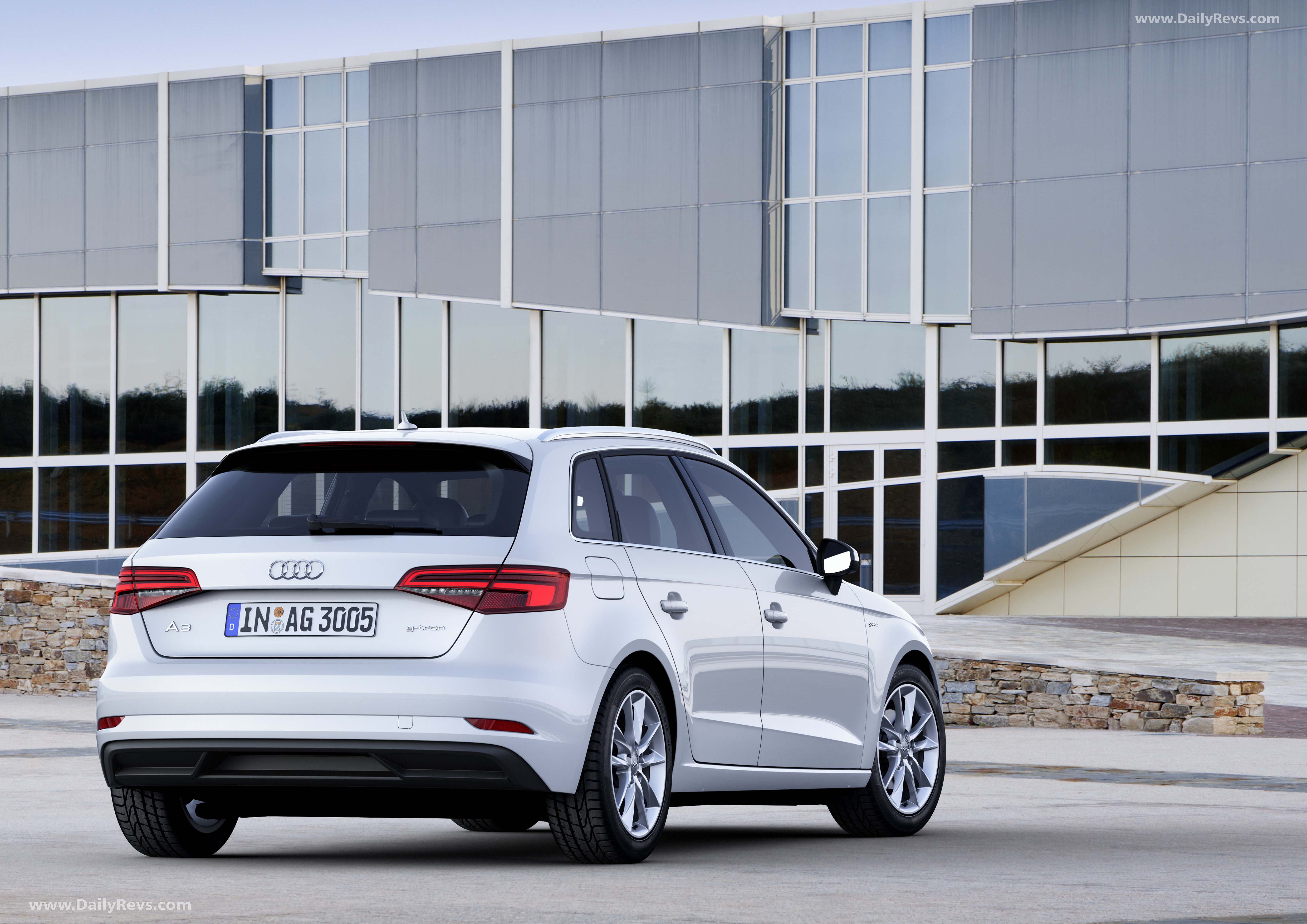 Audi A3 Sportback g-tron reviews specifications