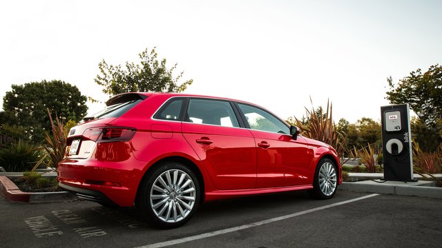 Audi A3 Sportback e-tron reviews 2016