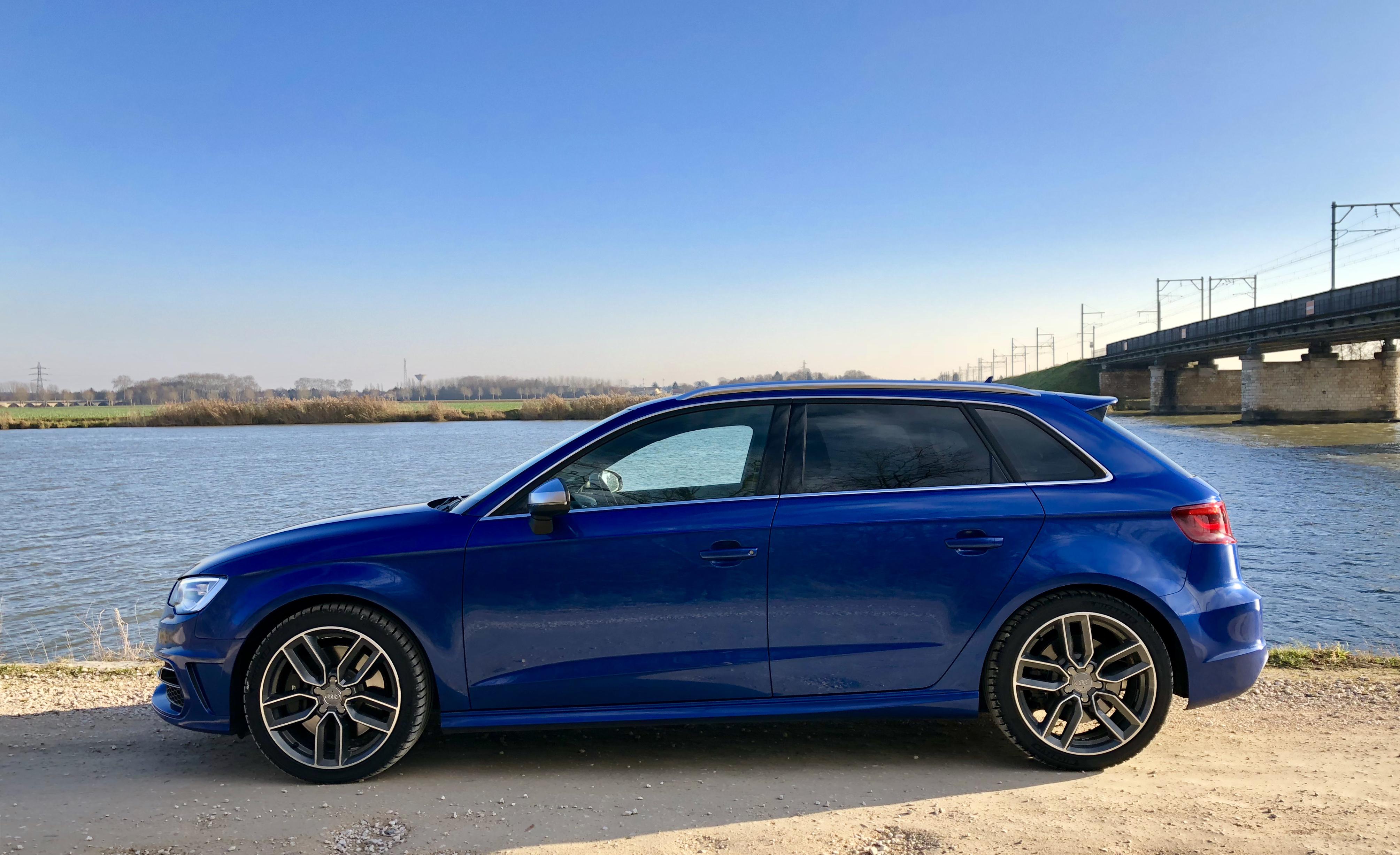 Audi S3 Sportback exterior photo