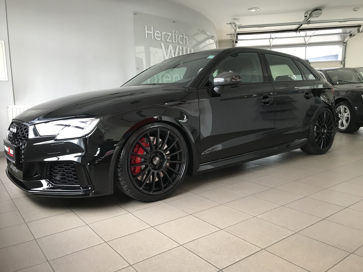 Audi rs3 черная