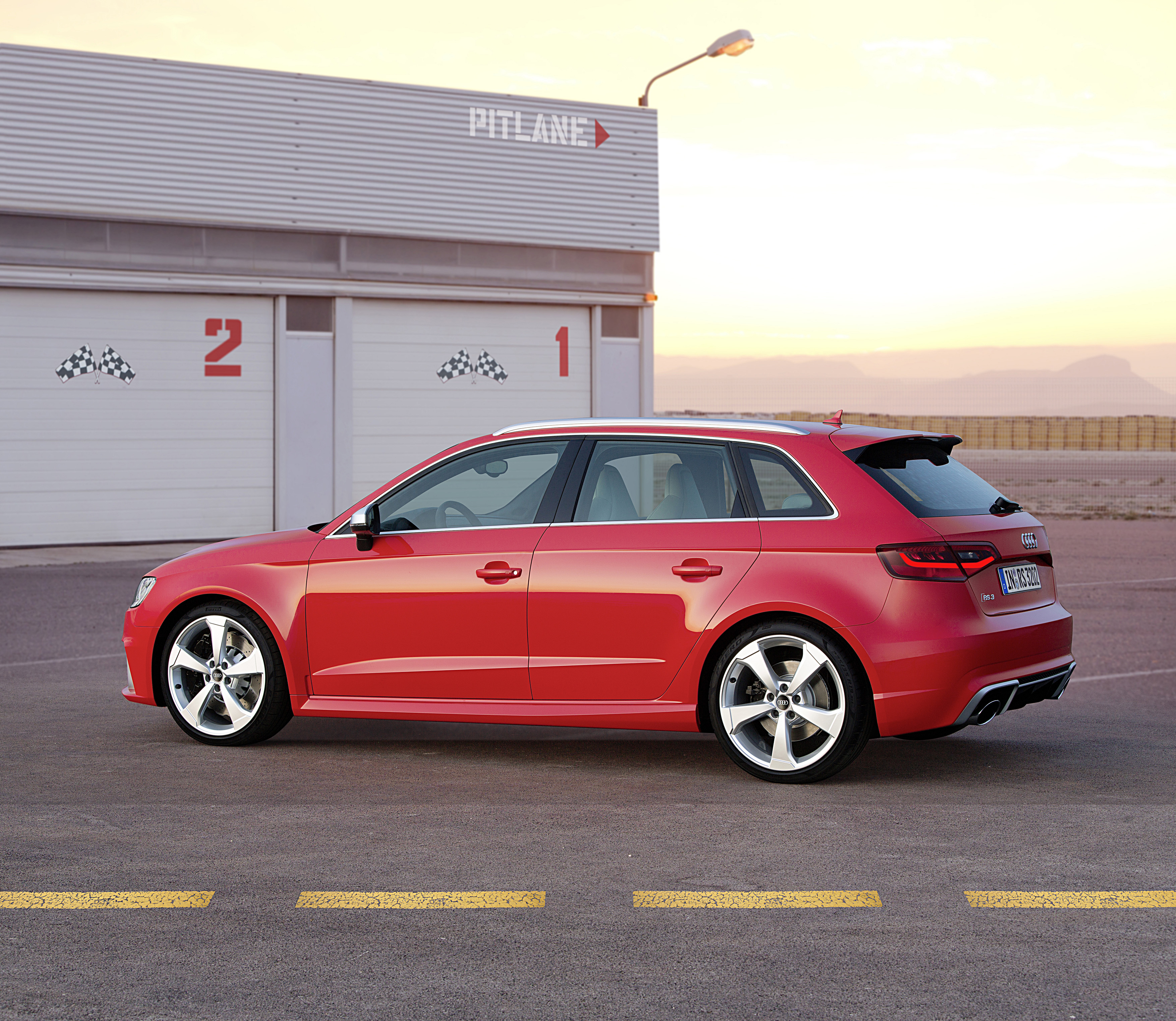 Audi RS 3 Sportback accessories specifications