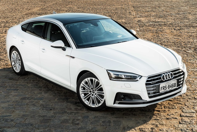 Audi A4 reviews 2019 Audi A4 interior big