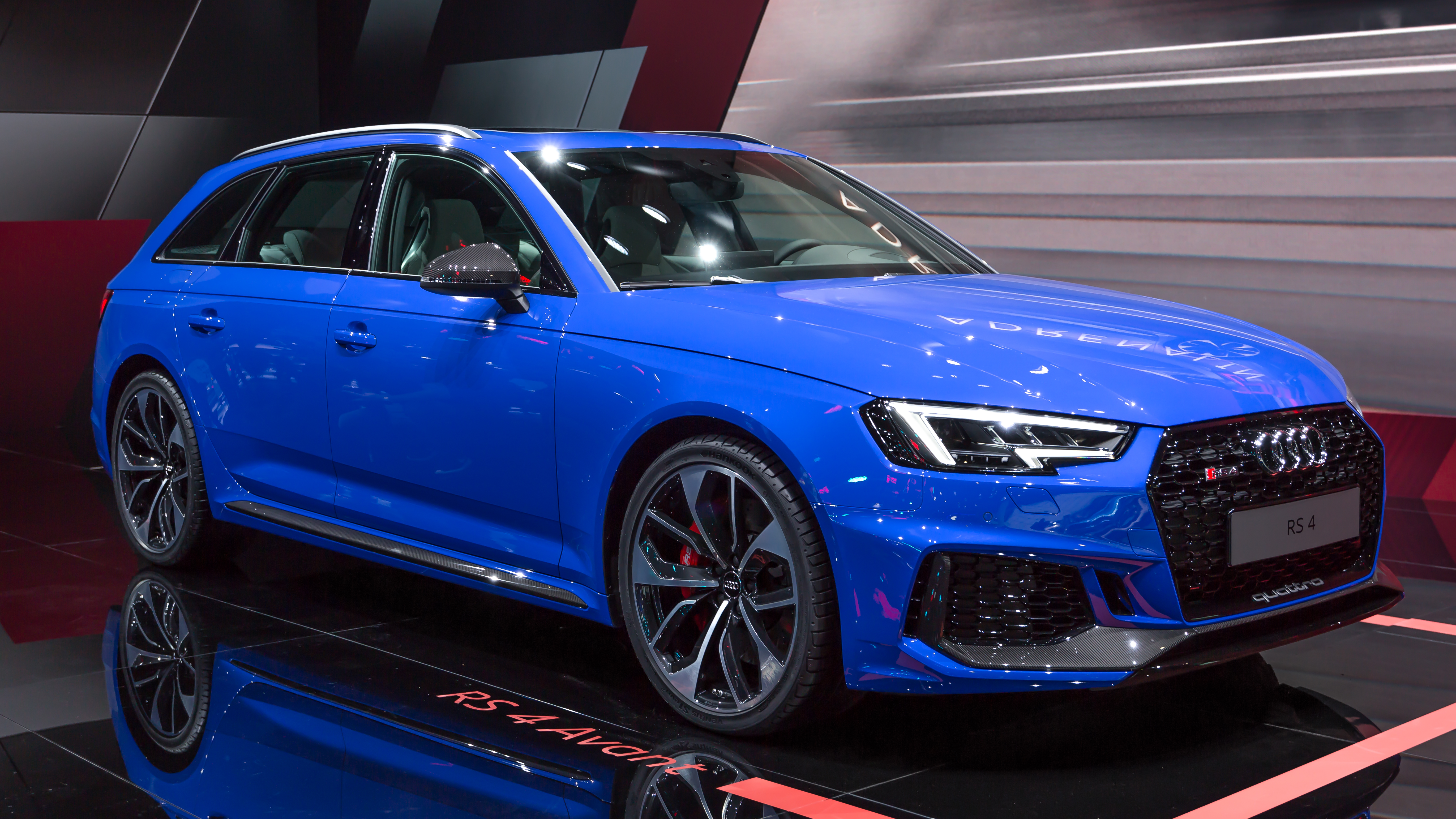 Audi A4 Avant reviews specifications