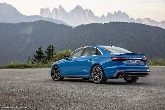 Audi S4 modern model