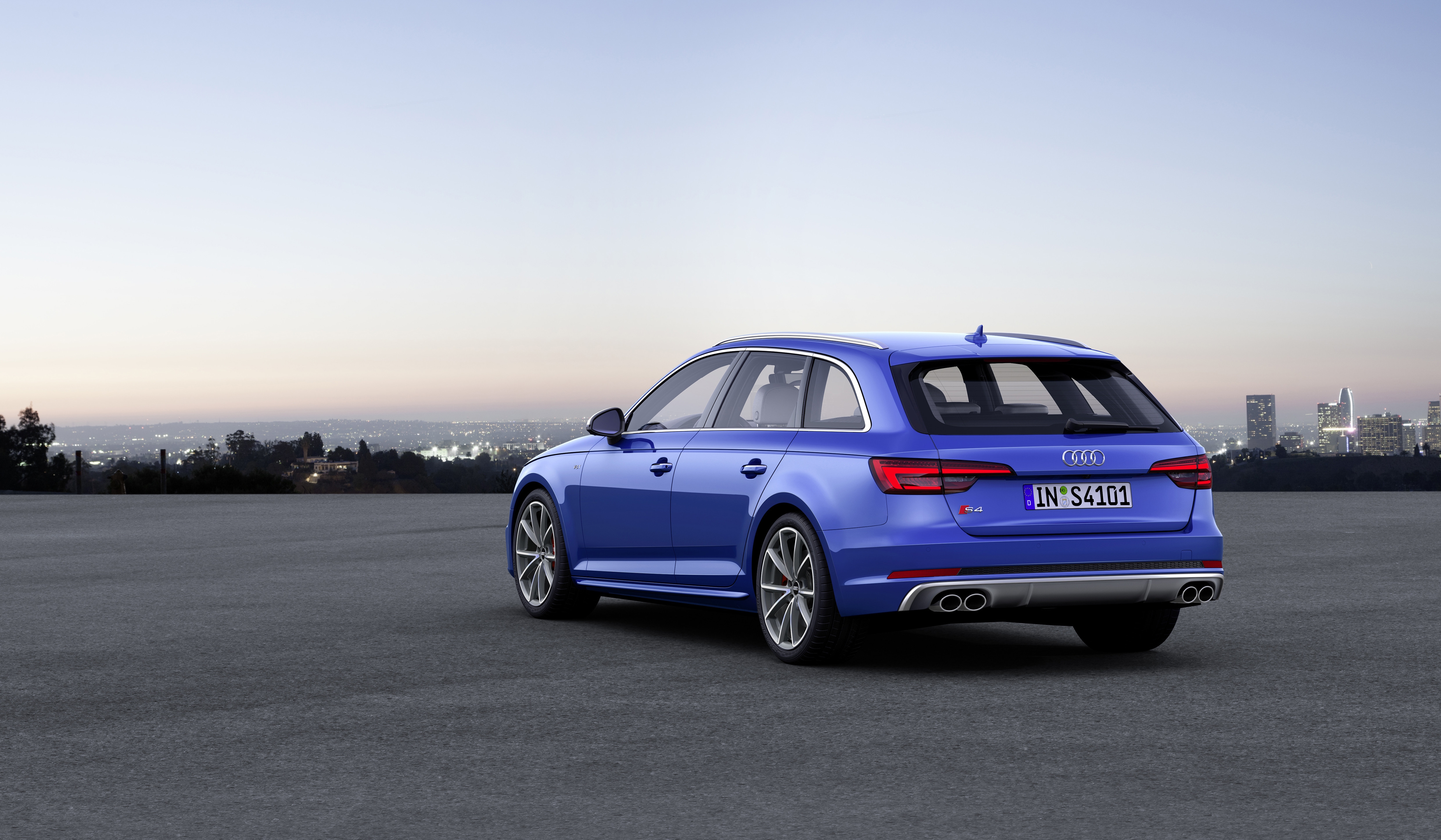 Audi S4 reviews specifications