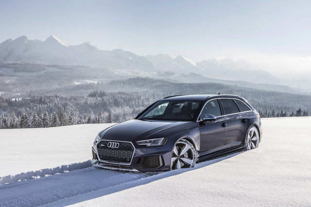 Audi S4 Avant Photos and Specs. Photo: Audi S4 Avant exterior 2019 and ...