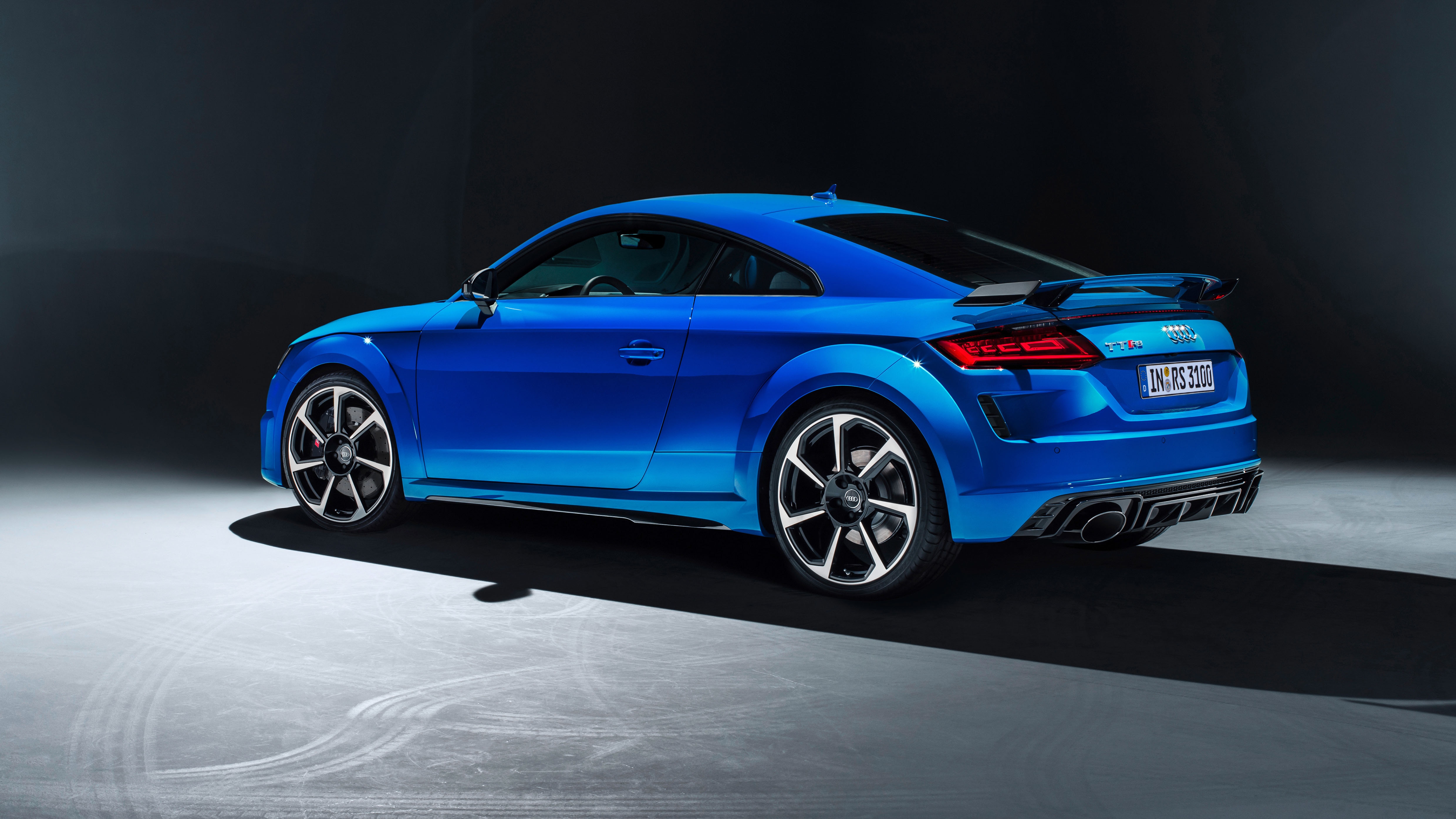 Audi RS 5 Coupe reviews big