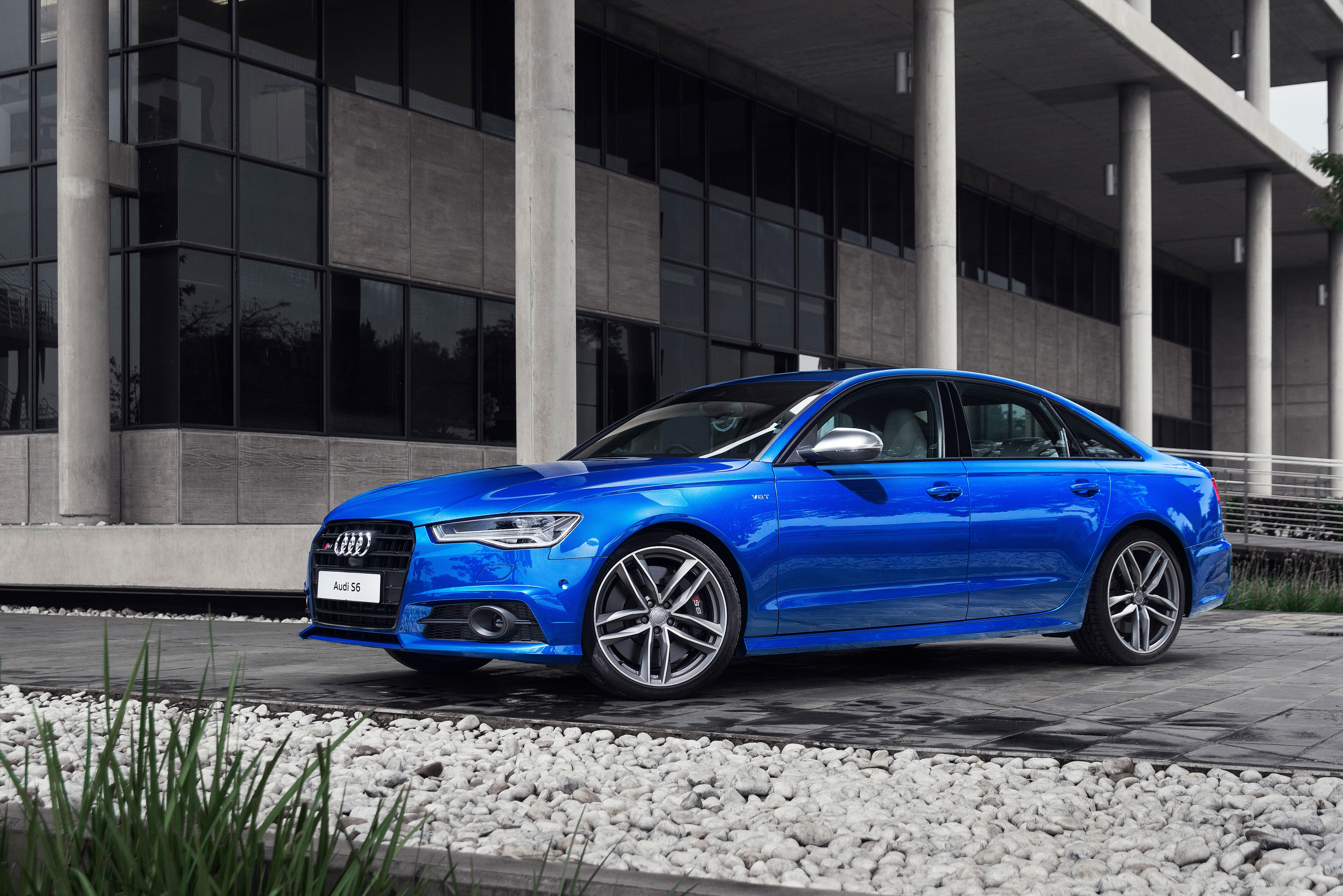 Audi S6 interior specifications