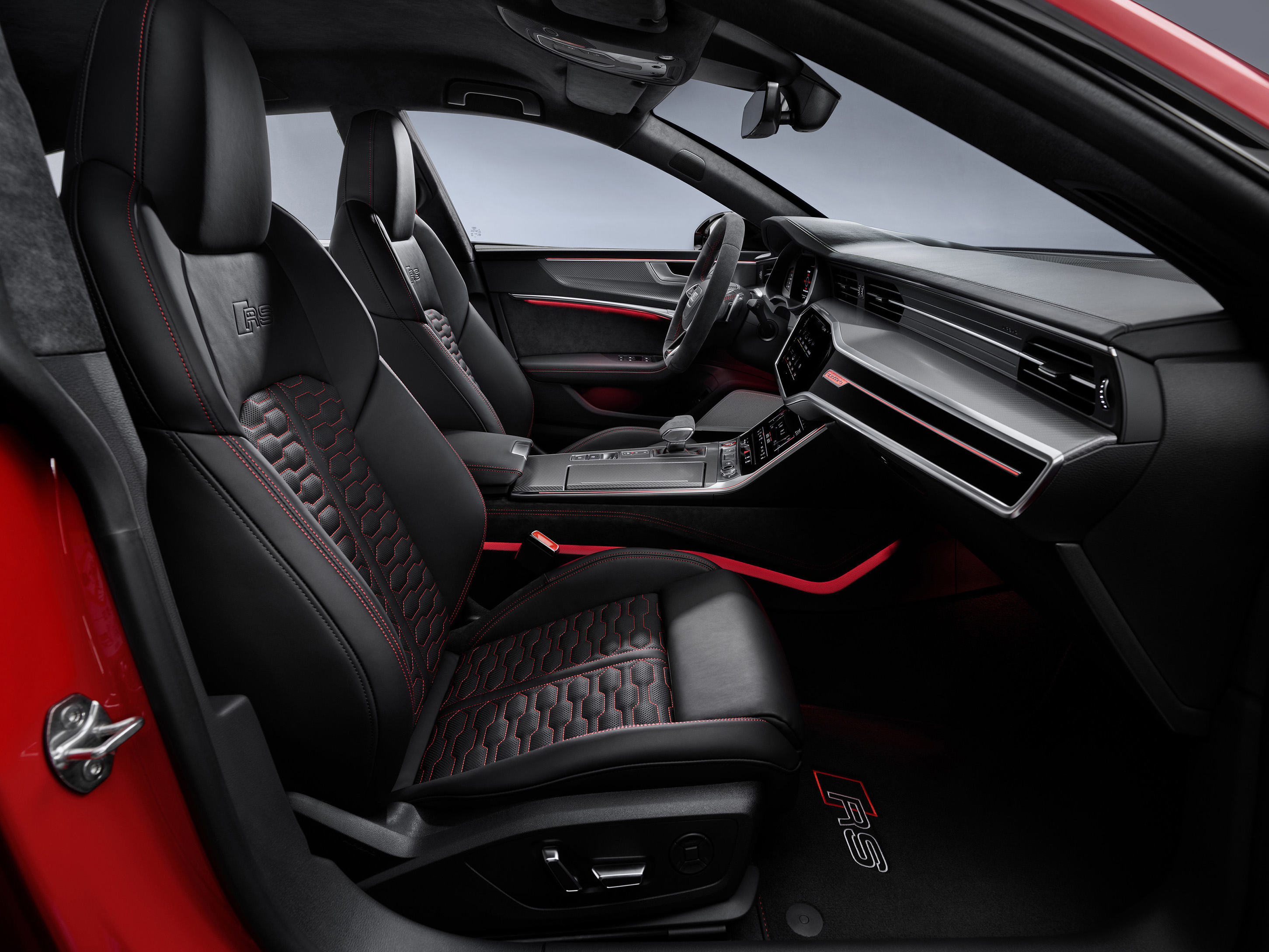 Audi RS 7 Sportback reviews big