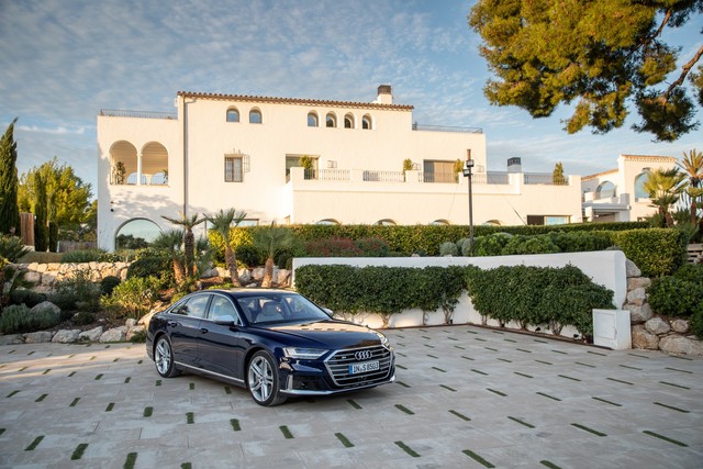 Audi S8 reviews model