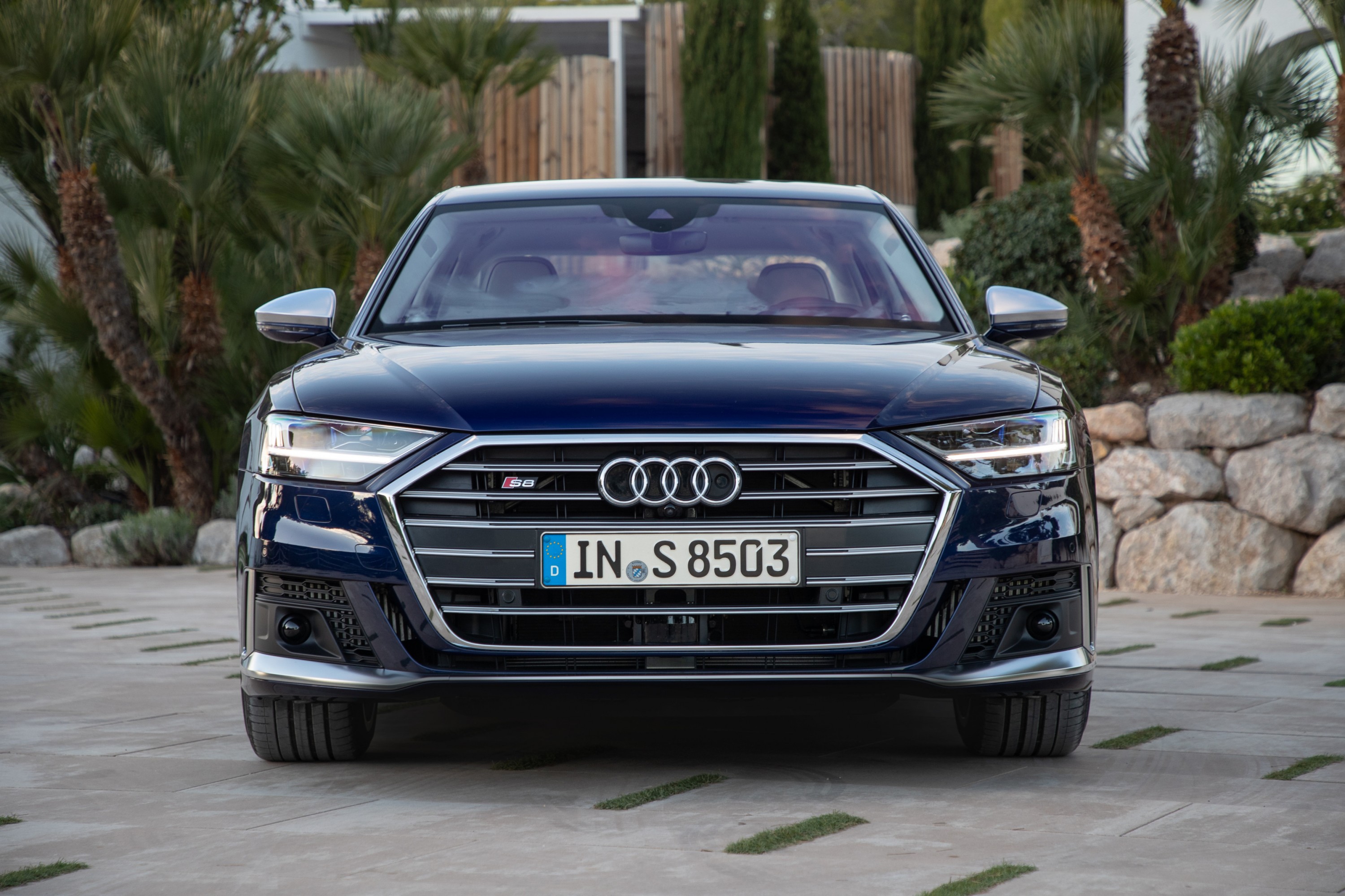 Audi S8 reviews photo