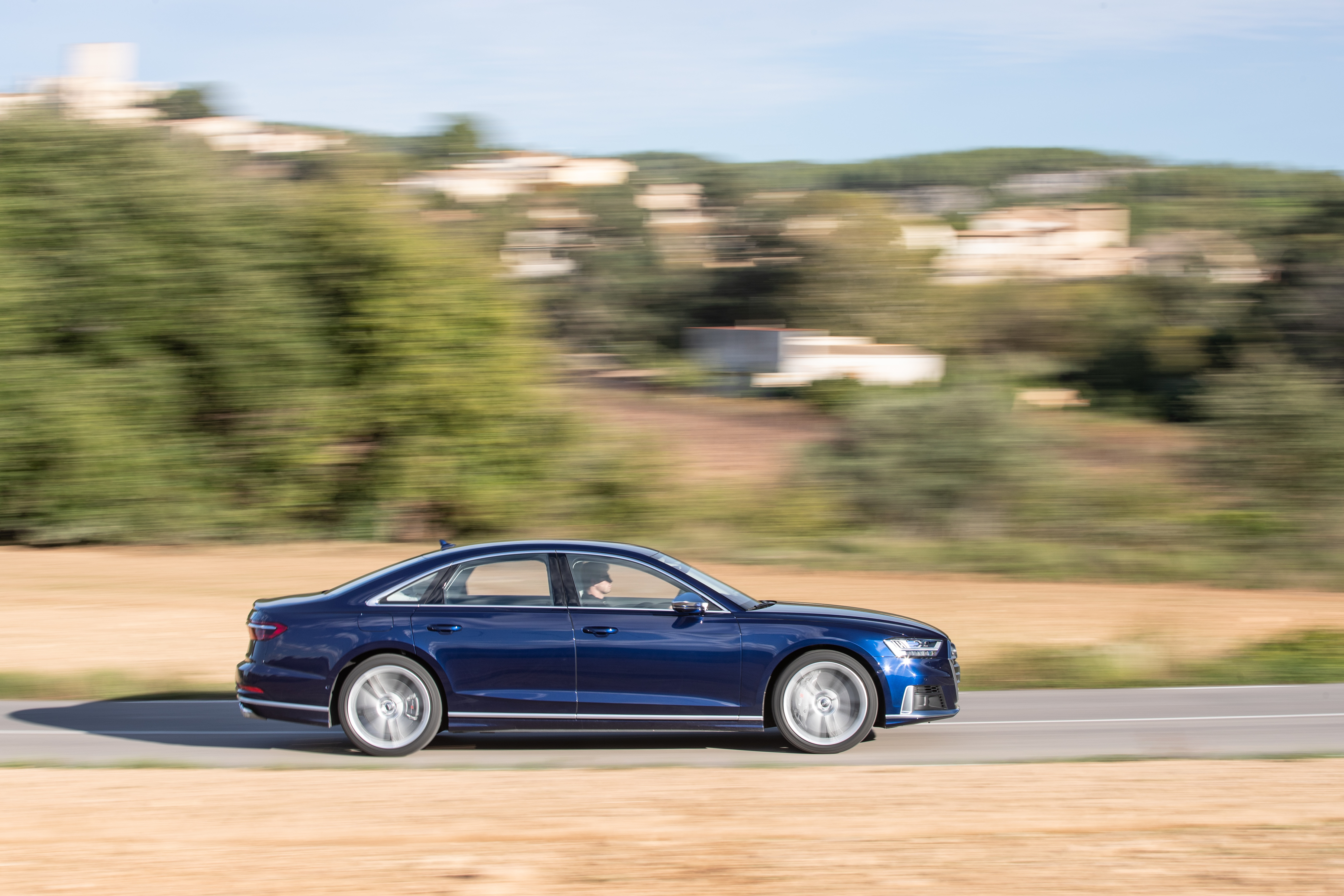 Audi S8 hd specifications