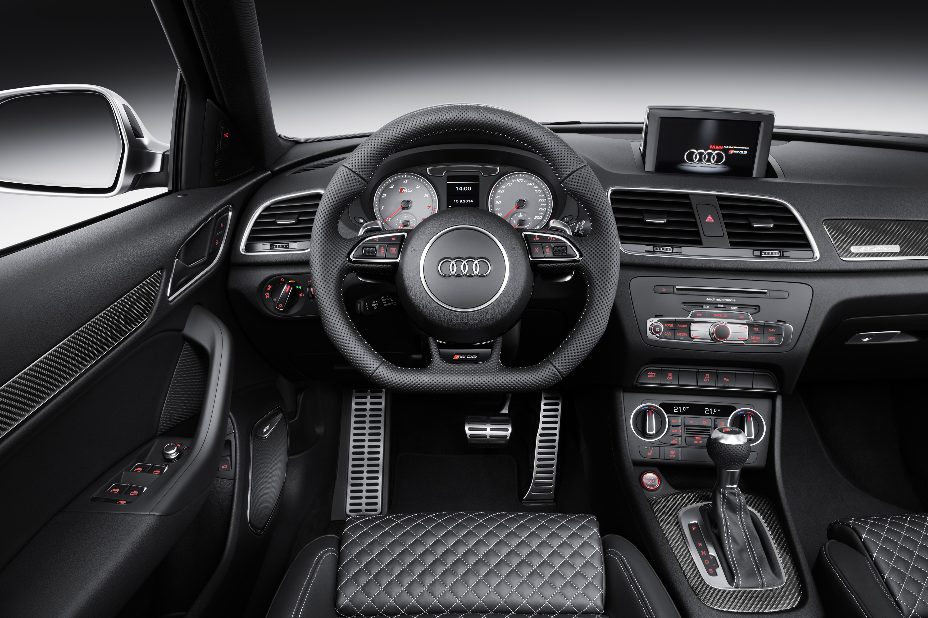 Audi RS Q3 interior photo