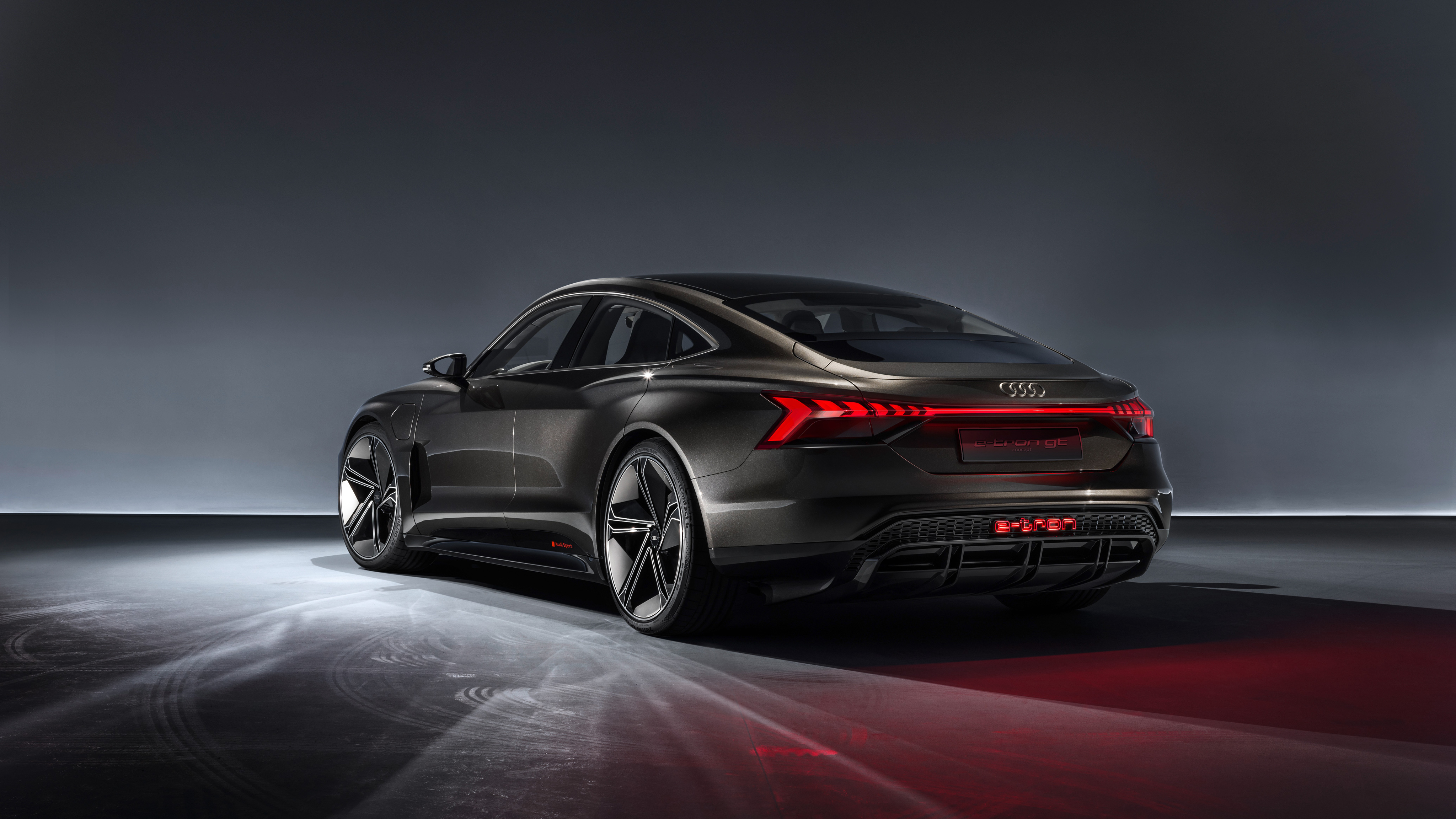 Audi e-tron hd 2018