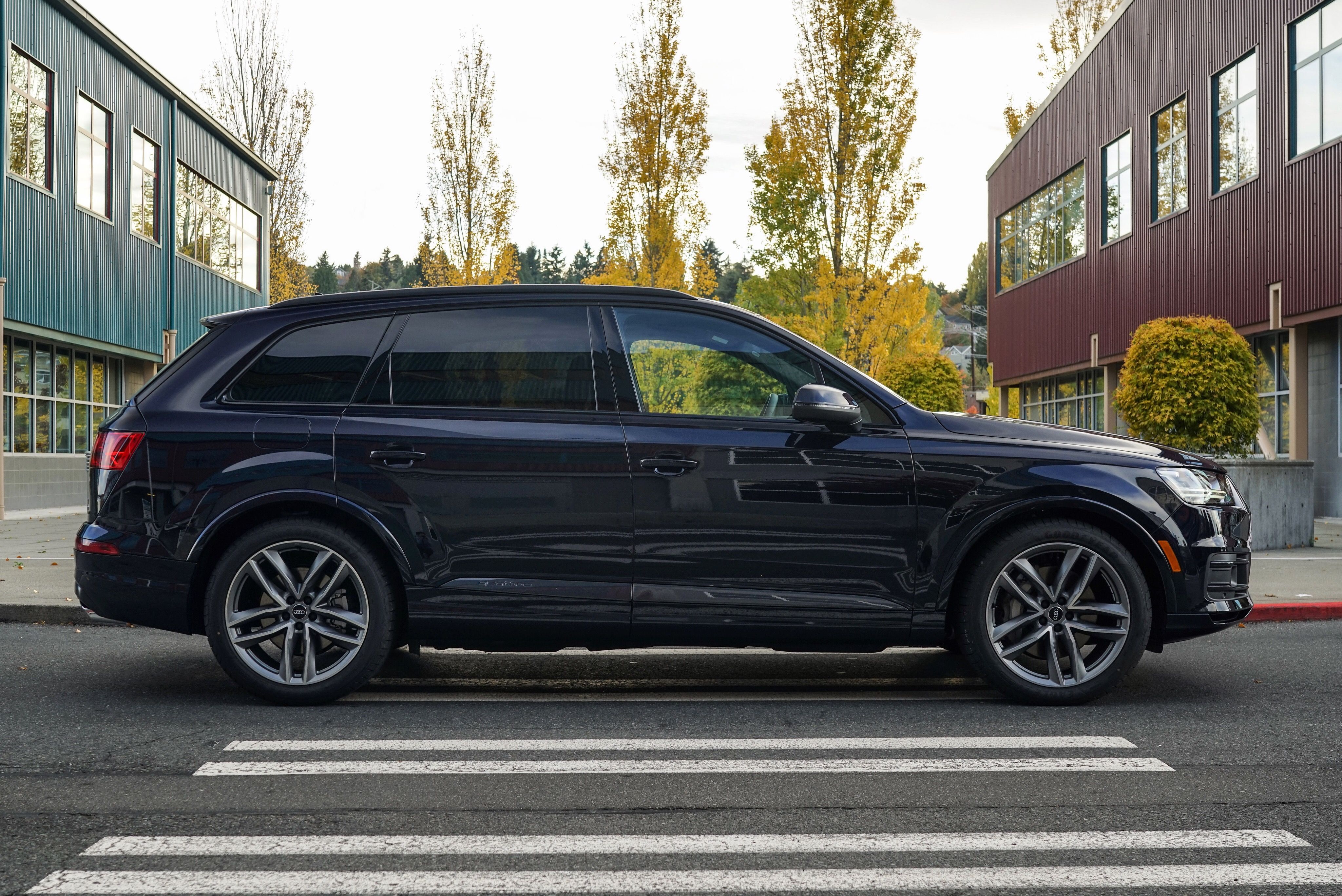 Audi Q7 exterior model