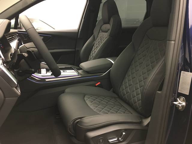 Audi SQ7 interior big