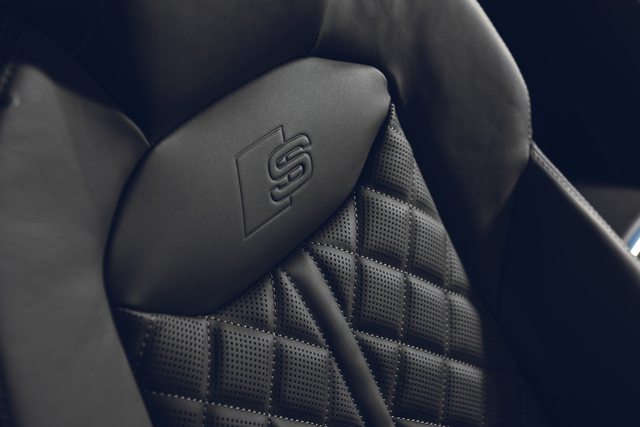 Audi SQ7 exterior model