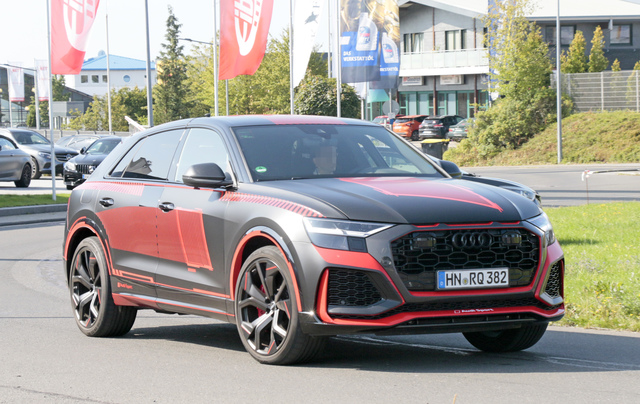 Audi RS Q8 hd photo