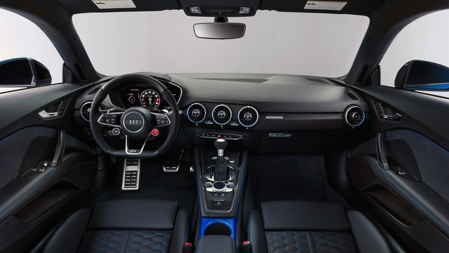 Audi TTS Coupe interior specifications