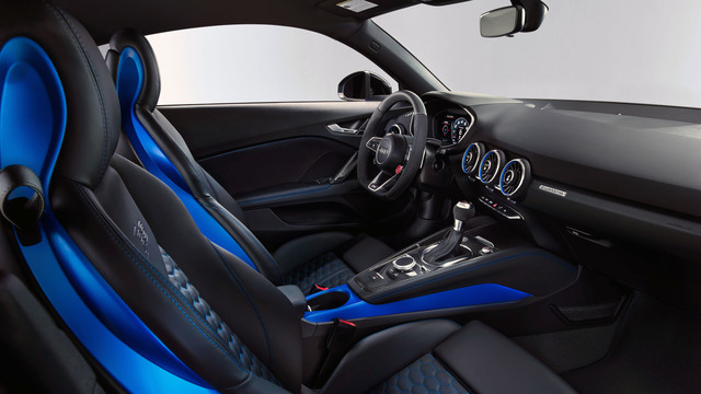 Audi TT RS Roadster accessories big