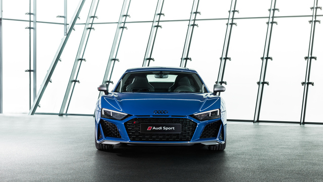 Audi R8 Spyder cabriolet big Audi R8 Spyder reviews restyling