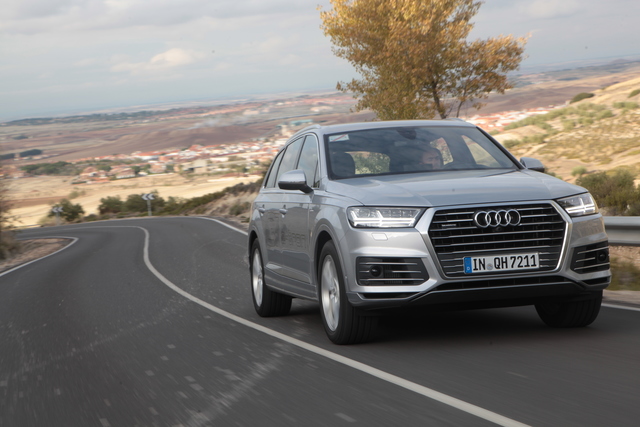Audi Q7 e-tron quattro 4k specifications