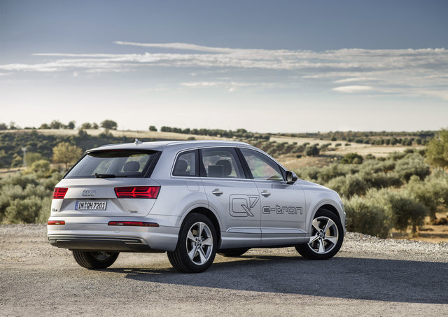 Audi Q7 e-tron quattro best photo